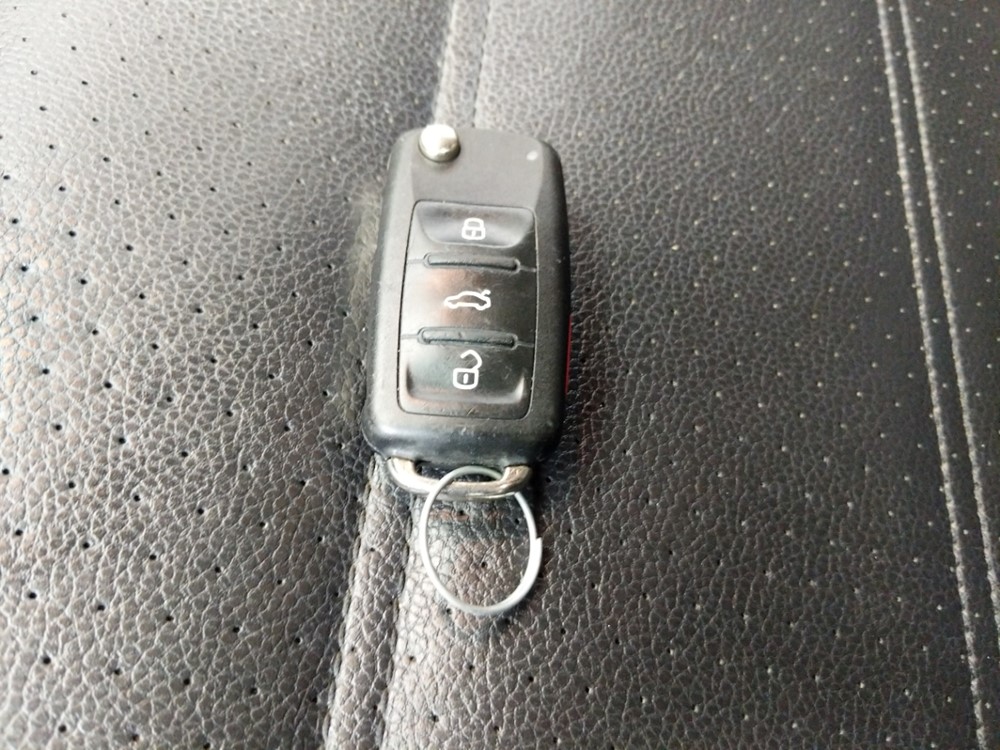 2015 Volkswagen Passat - Keys