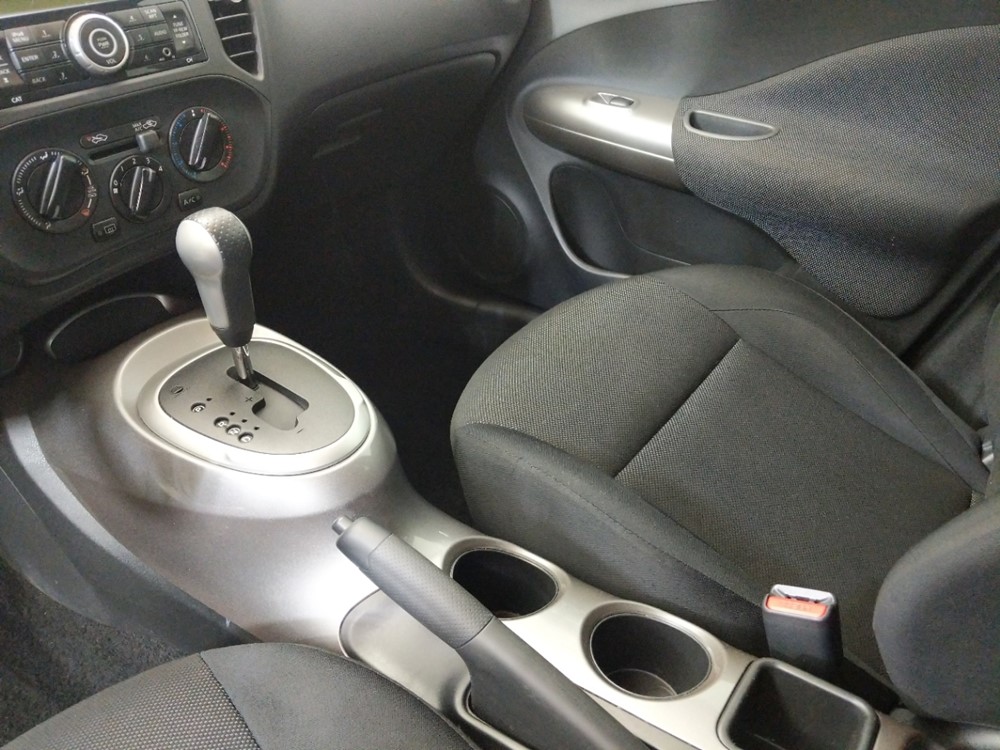 2014 Nissan JUKE - Center Console/Cup Holders