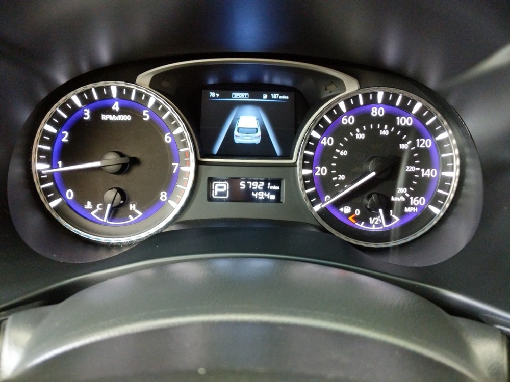 2015 INFINITI QX60 - Odometer Close Up
