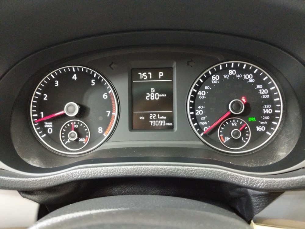 2014 Volkswagen Passat - Odometer Close Up