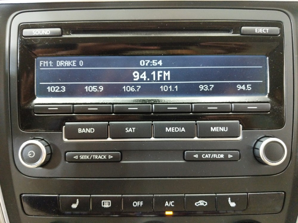 2014 Volkswagen Passat - Stereo Package