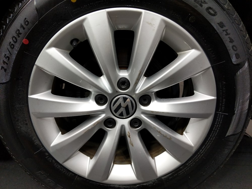 2014 Volkswagen Passat - Wheel