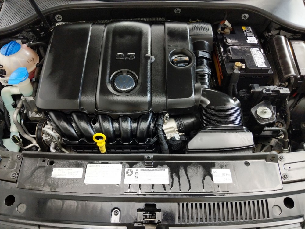 2014 Volkswagen Passat - Engine