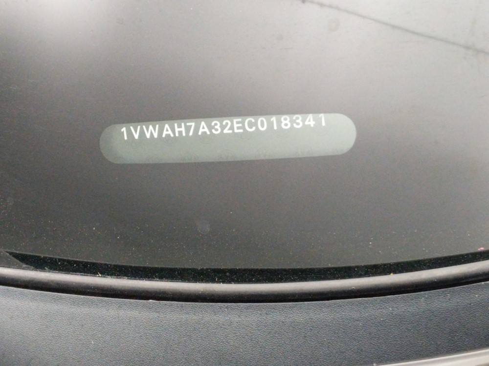 2014 Volkswagen Passat - VIN Plate