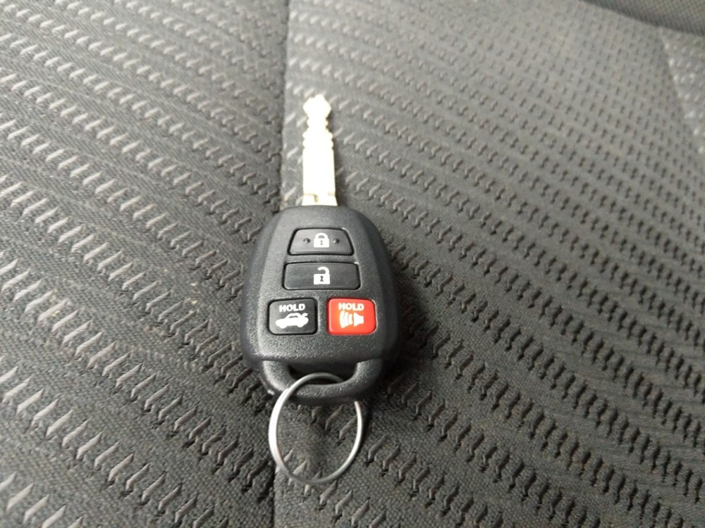 2017 Toyota Camry - Keys