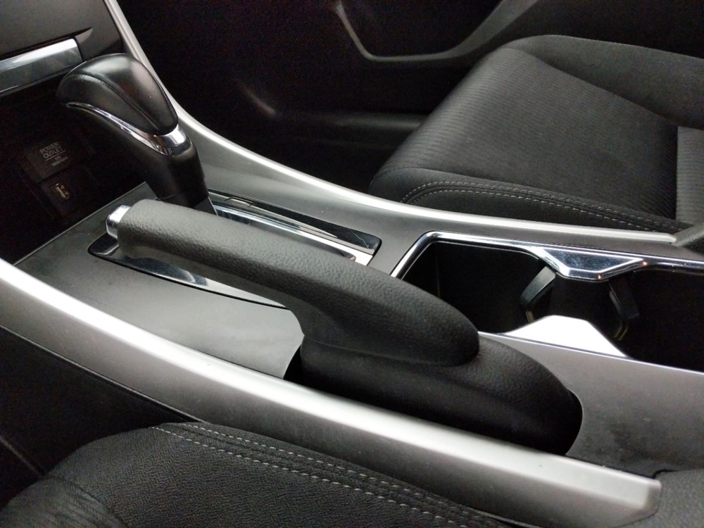 2014 Honda Accord - Center Console/Cup Holders
