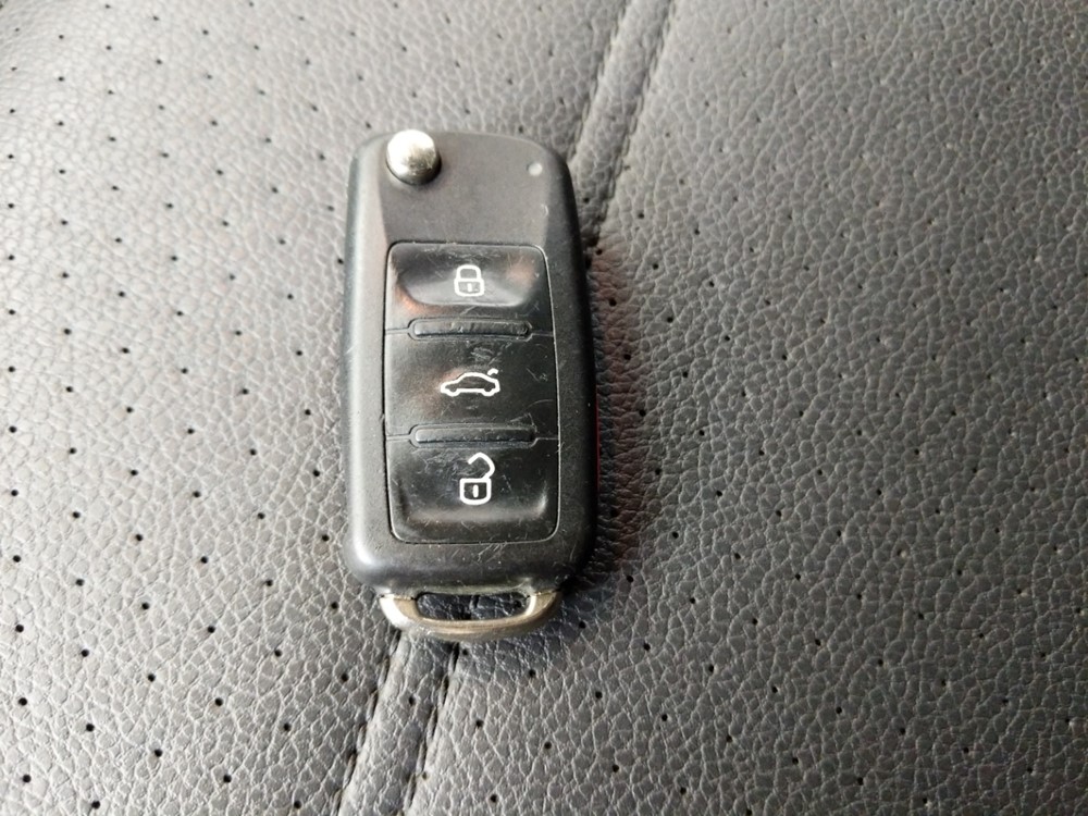 2015 Volkswagen Passat - Keys