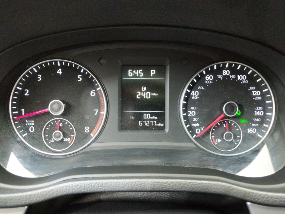 2015 Volkswagen Passat - Odometer Close Up