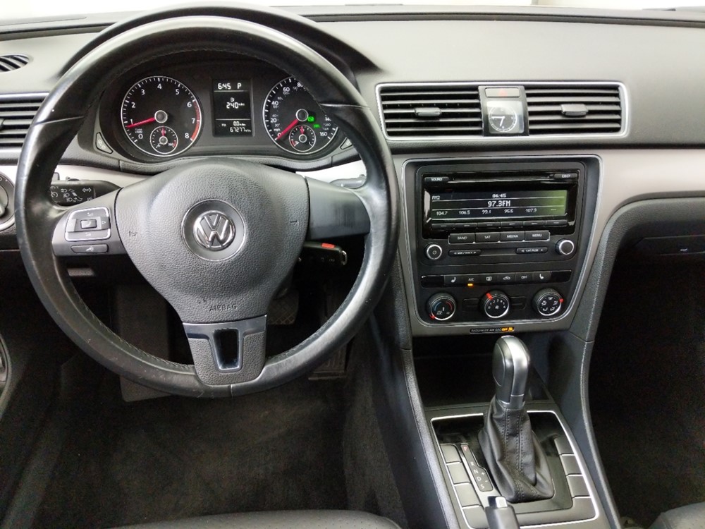 2015 Volkswagen Passat - Driver Dash