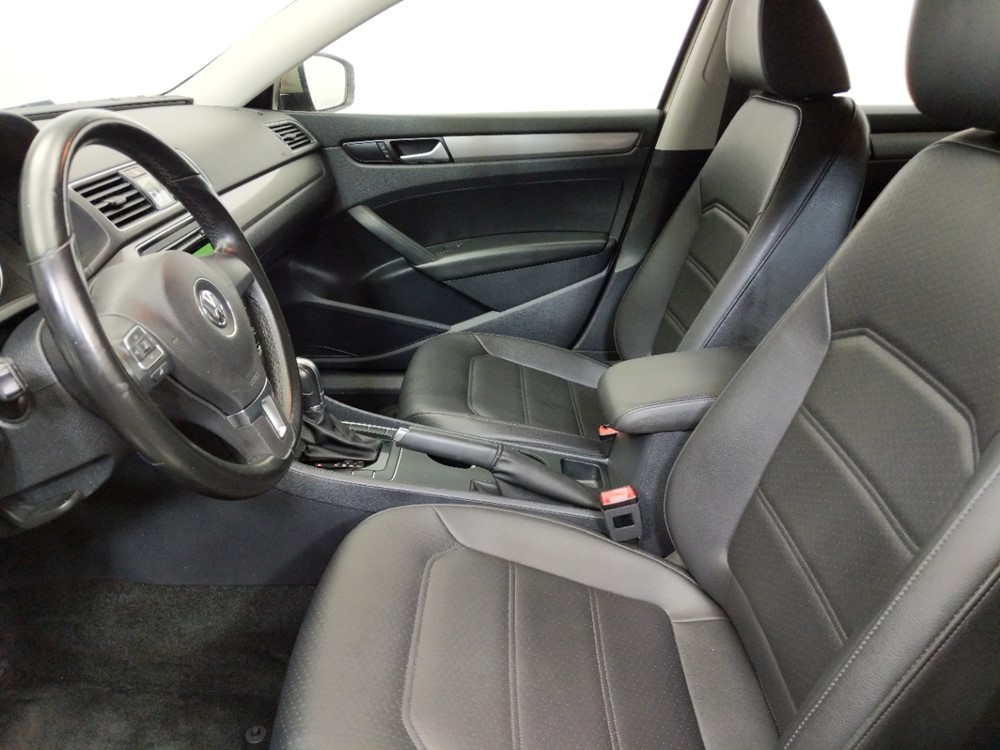 2015 Volkswagen Passat - Driver Front Seat