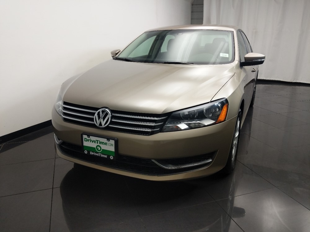 2015 Volkswagen Passat - Driver Front Hood