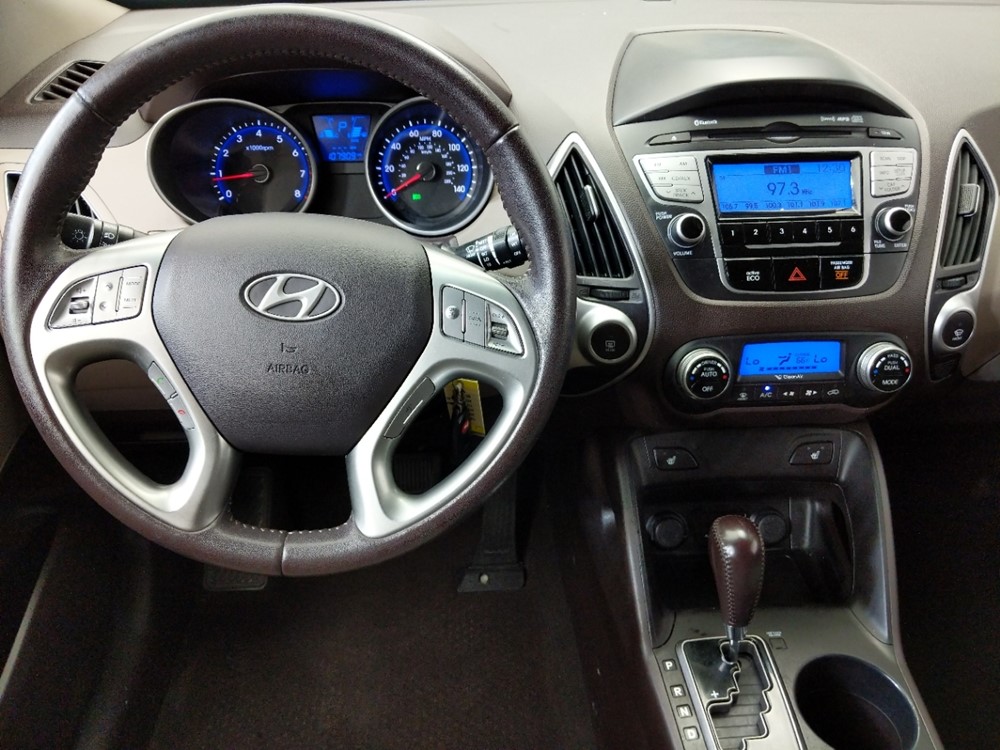 2012 Hyundai Tucson - Driver Dash