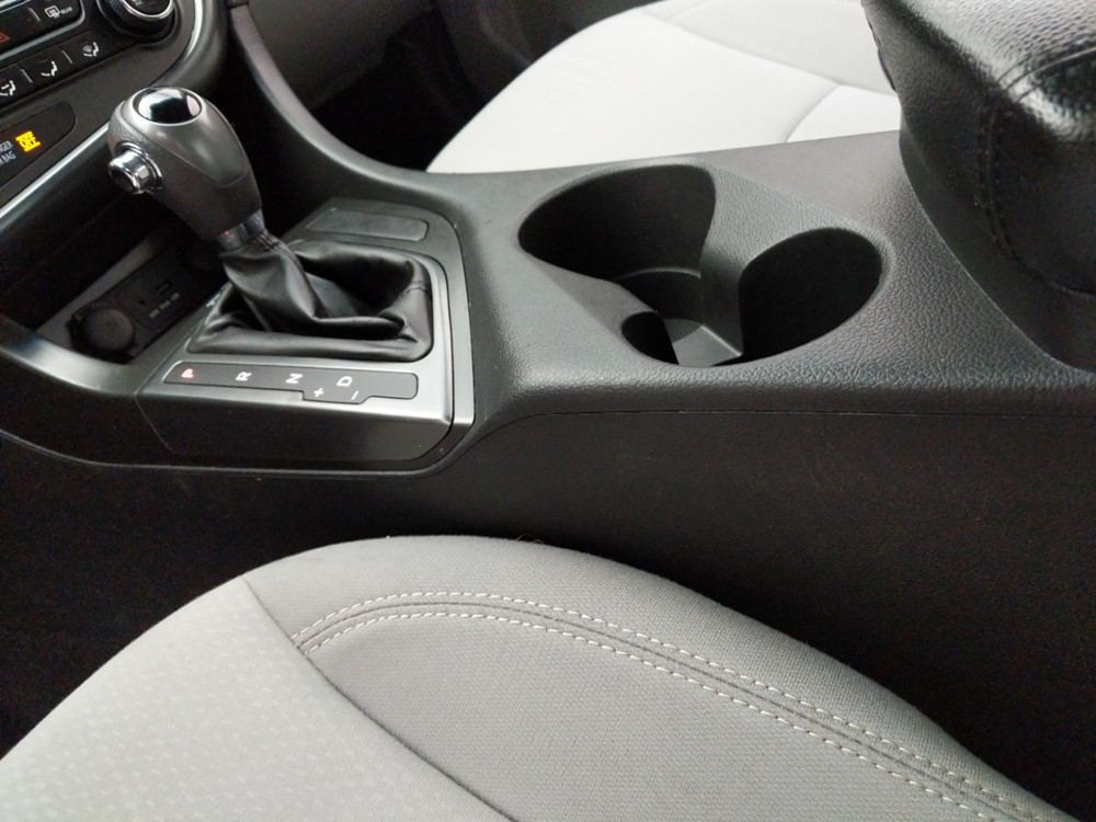 2013 Kia Optima - Center Console/Cup Holders