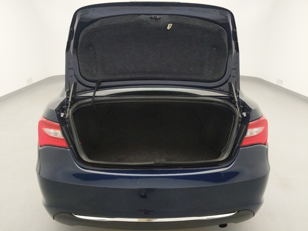 2013 Chrysler 200 - Trunk