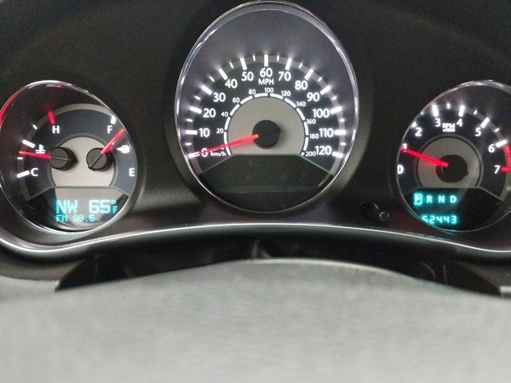 2013 Chrysler 200 - Odometer Close Up