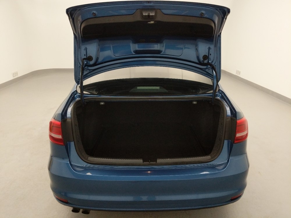 2015 Volkswagen Jetta - Trunk