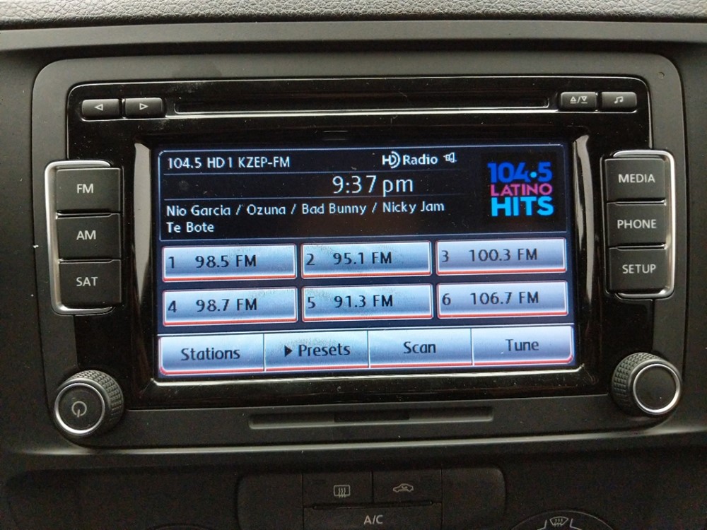 2015 Volkswagen Jetta - Stereo Package