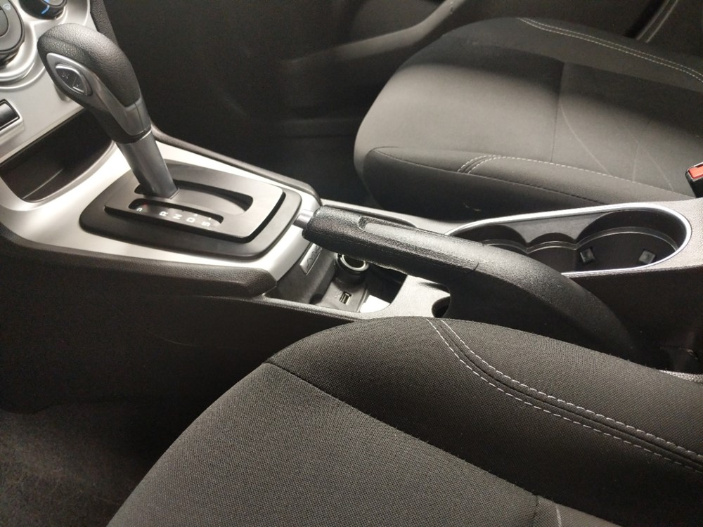 2017 Ford Fiesta - Center Console/Cup Holders