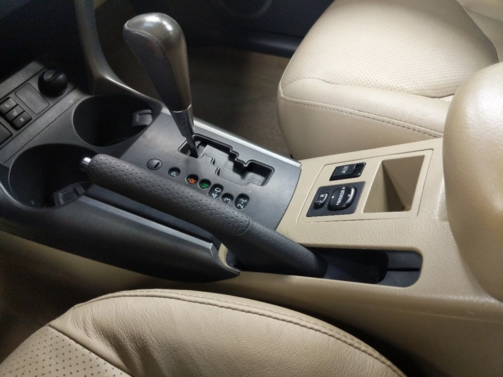 2011 Toyota RAV4 - Center Console/Cup Holders