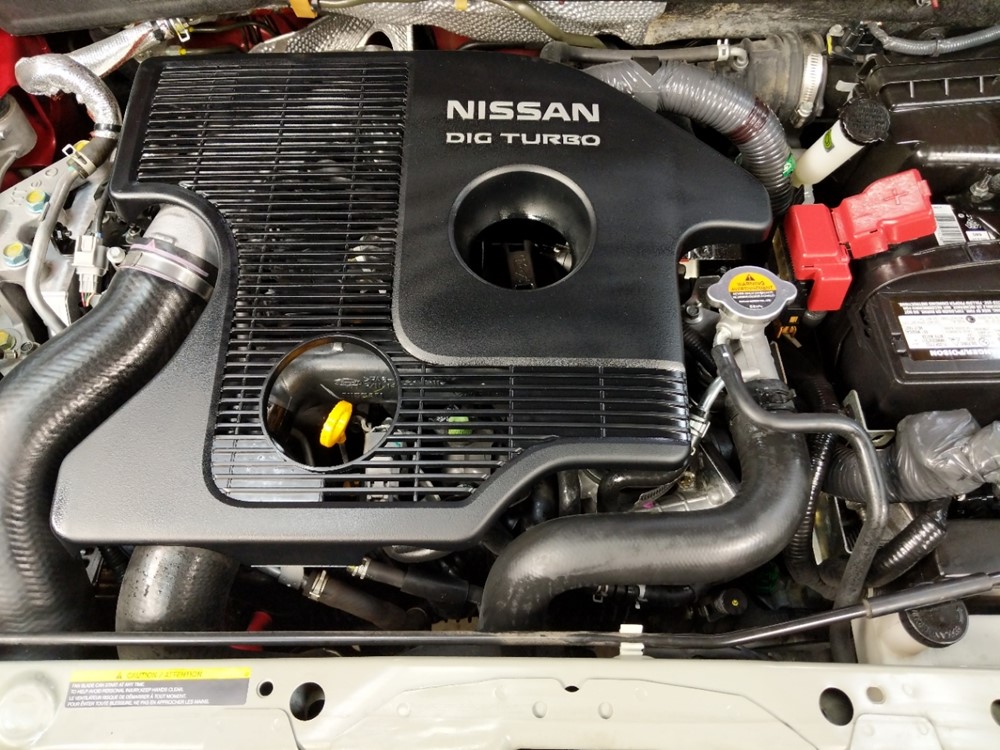 2013 Nissan JUKE - Engine