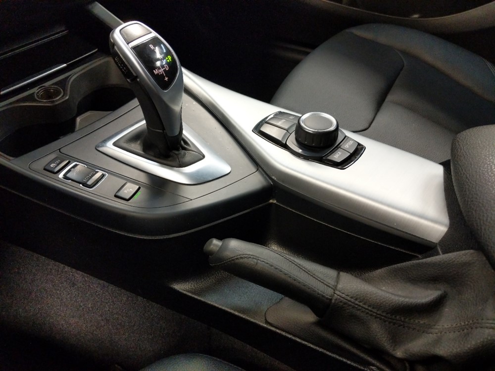 2015 BMW 228i - Center Console/Cup Holders