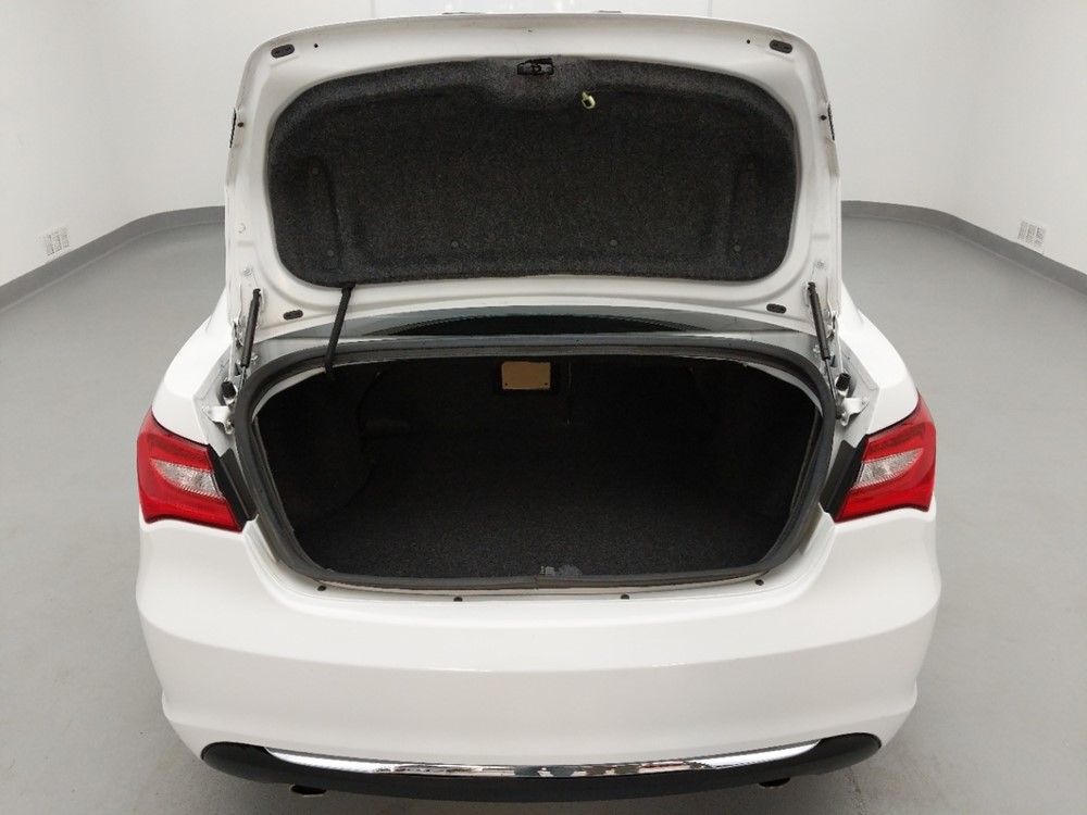 2013 Chrysler 200 - Trunk