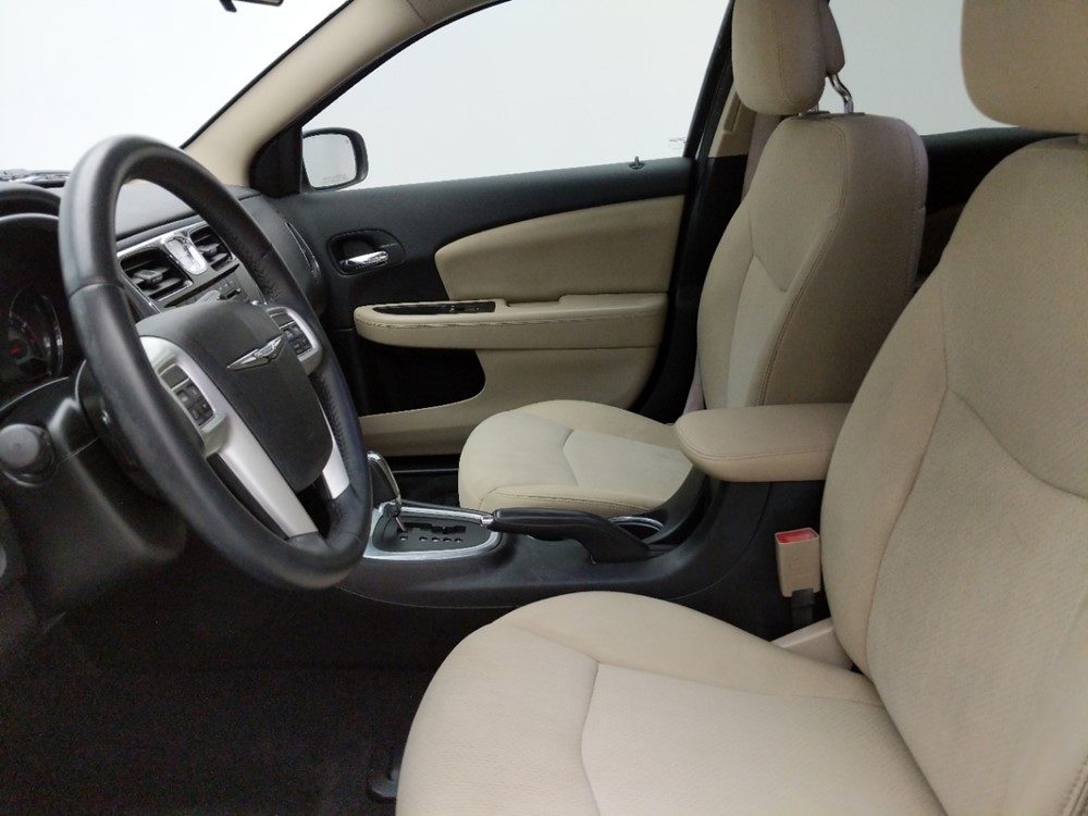 2013 Chrysler 200 - Driver Front Seat