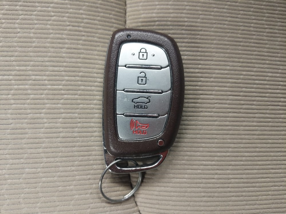 2017 Hyundai Elantra - Keys