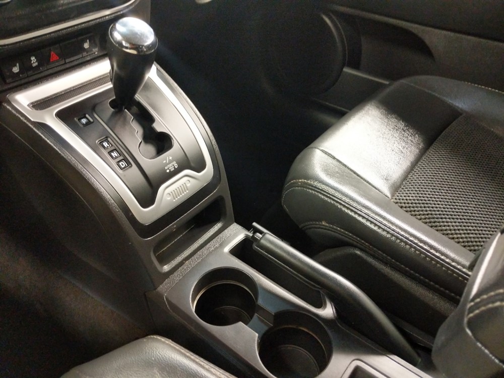 2014 Jeep Compass - Center Console/Cup Holders