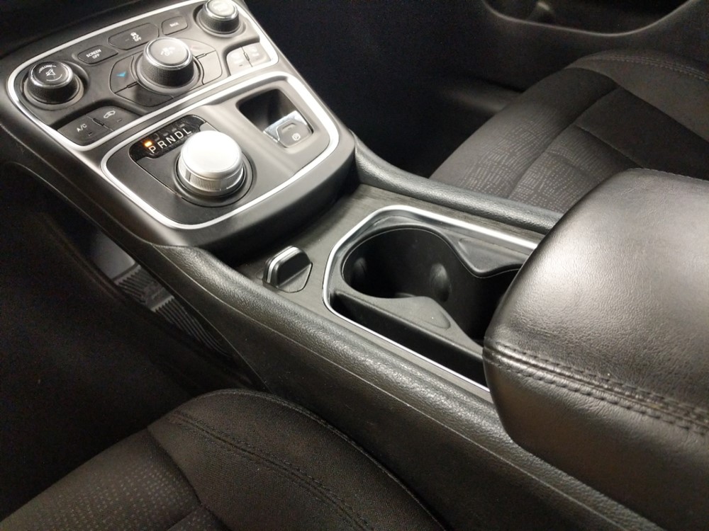 2016 Chrysler 200 - Center Console/Cup Holders