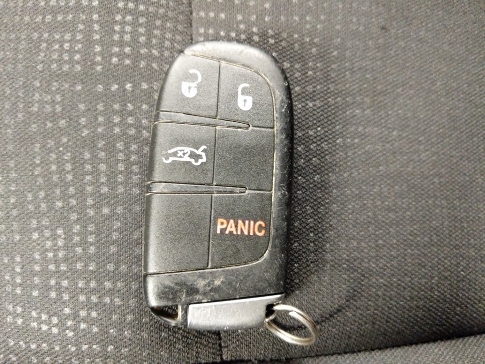 2016 Chrysler 200 - Keys