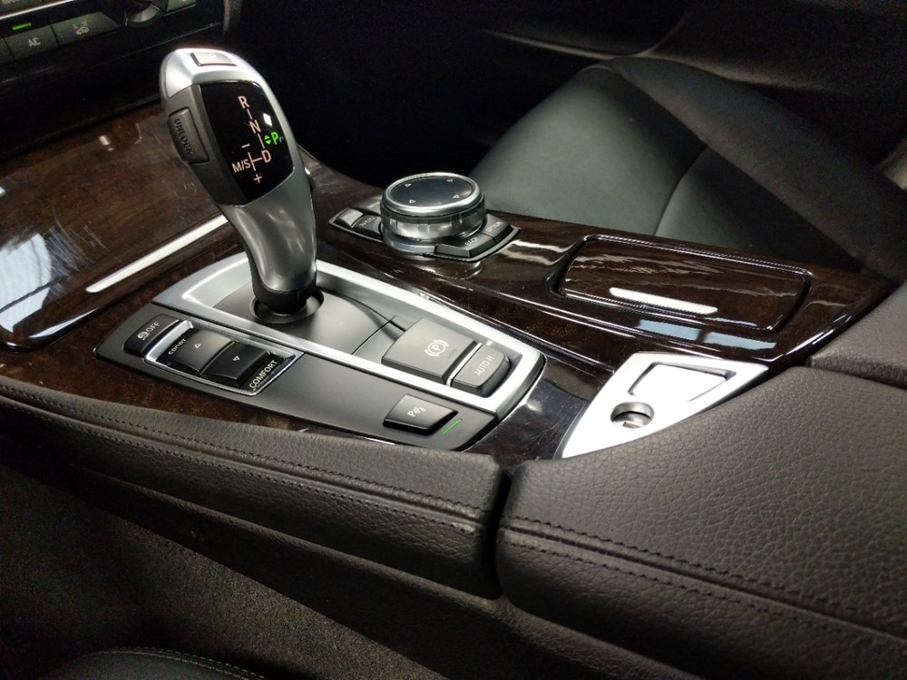2014 BMW 535i - Center Console/Cup Holders