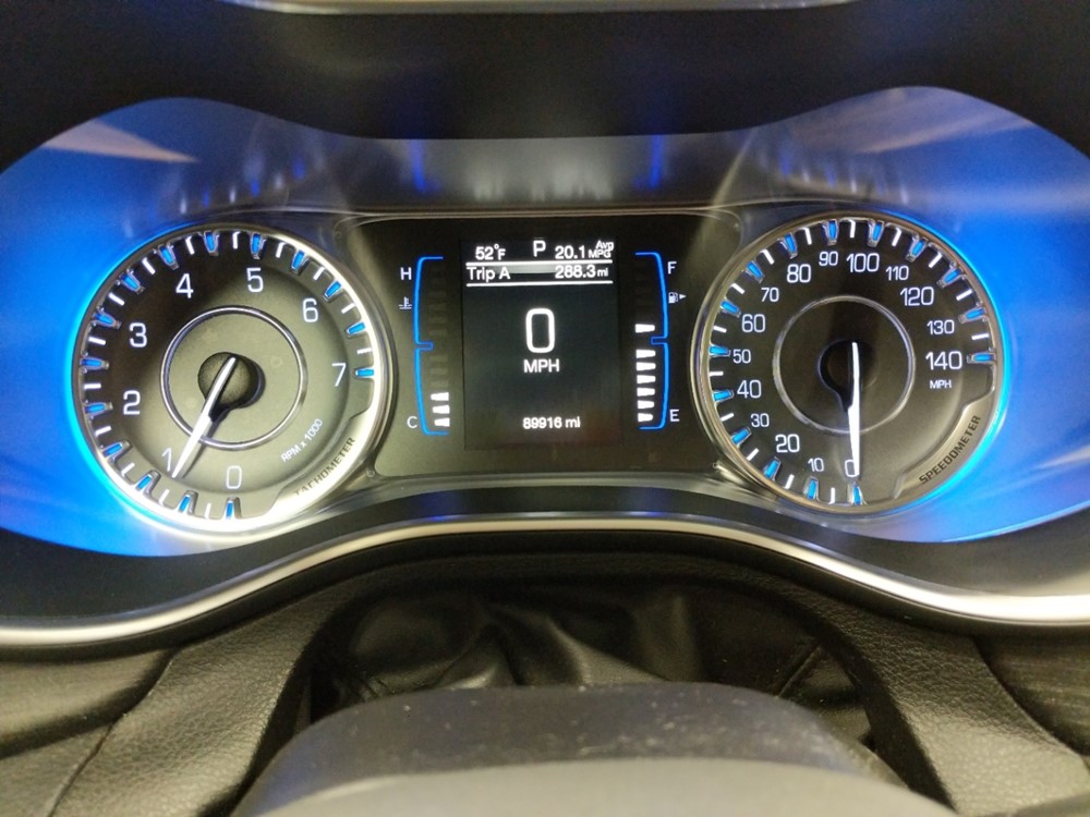 2016 Chrysler 200 - Odometer Close Up