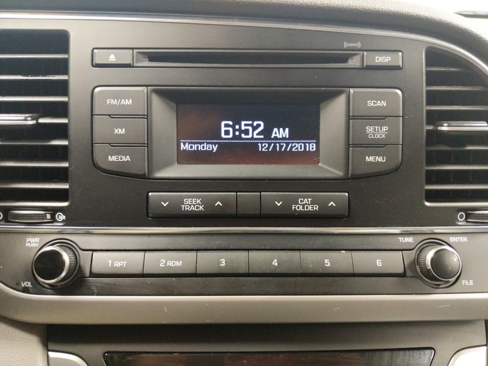 2017 Hyundai Elantra - Stereo Package