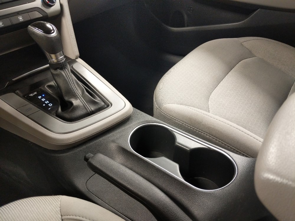 2017 Hyundai Elantra - Center Console/Cup Holders