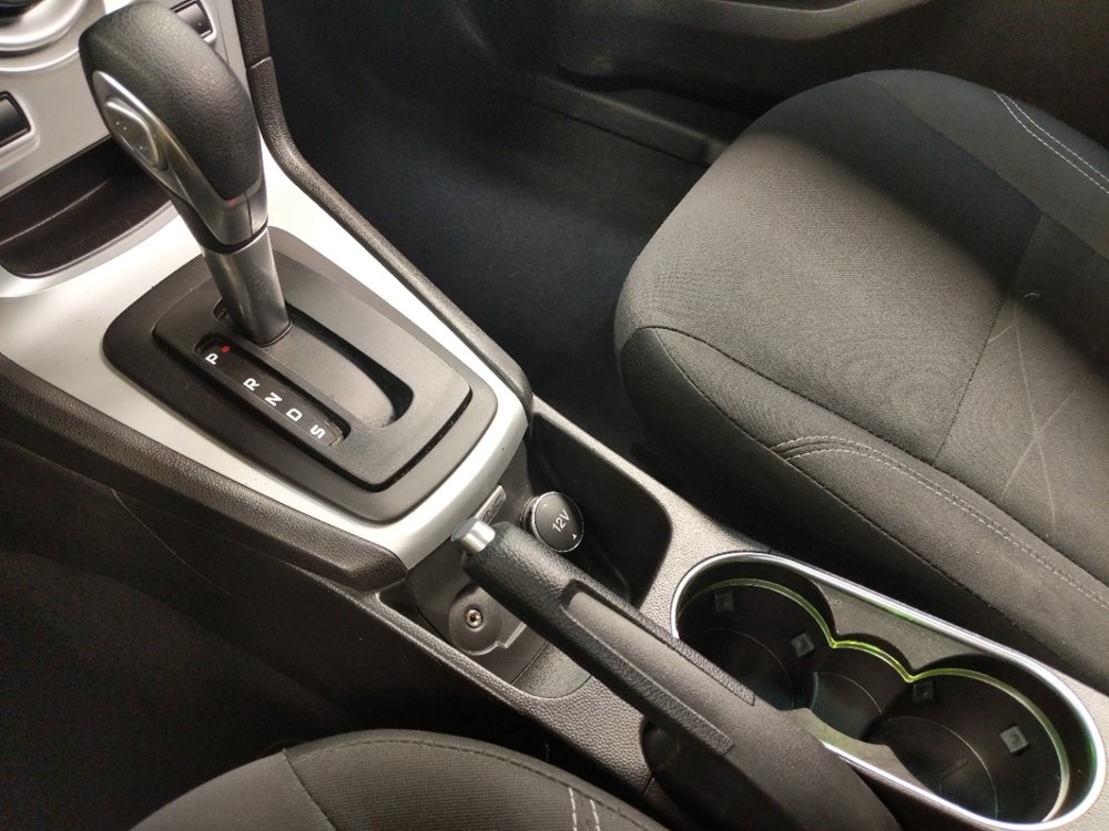 2017 Ford Fiesta - Center Console/Cup Holders