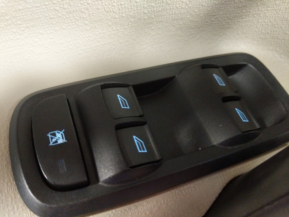 2017 Ford Fiesta - Driver Power Windows/Lock Control