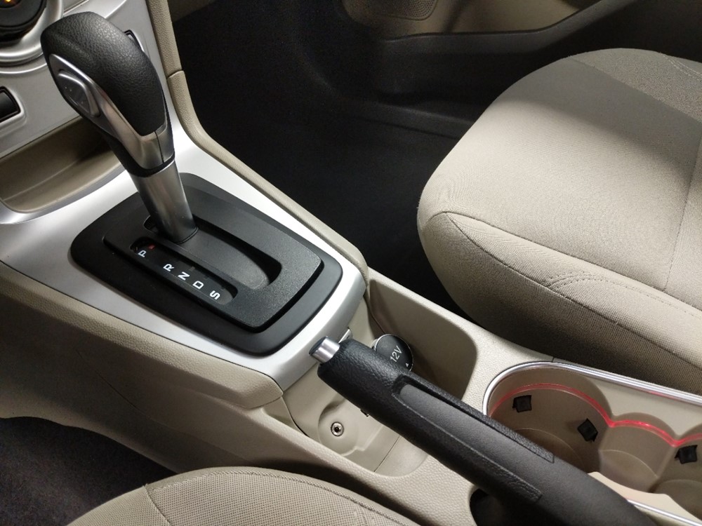 2017 Ford Fiesta - Center Console/Cup Holders