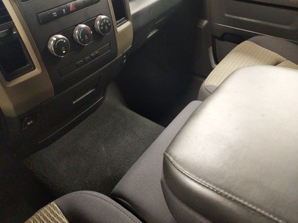 2012 Dodge Ram 1500 - Center Console/Cup Holders