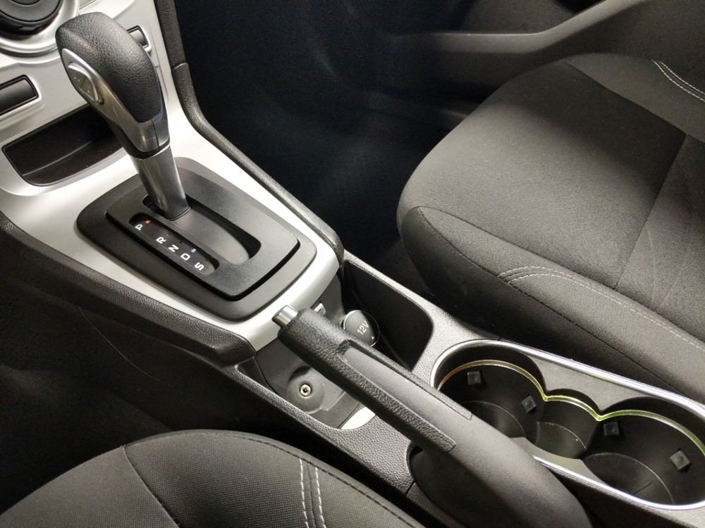 2017 Ford Fiesta - Center Console/Cup Holders