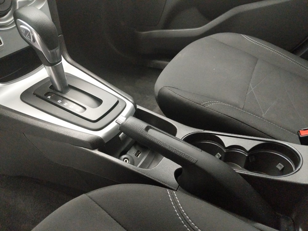 2017 Ford Fiesta - Center Console/Cup Holders