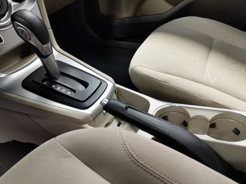 2017 Ford Fiesta - Center Console/Cup Holders