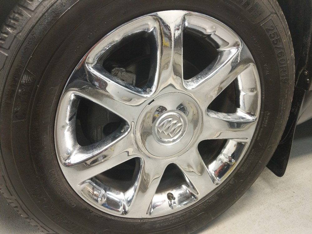 2010 Buick Enclave - Wheel