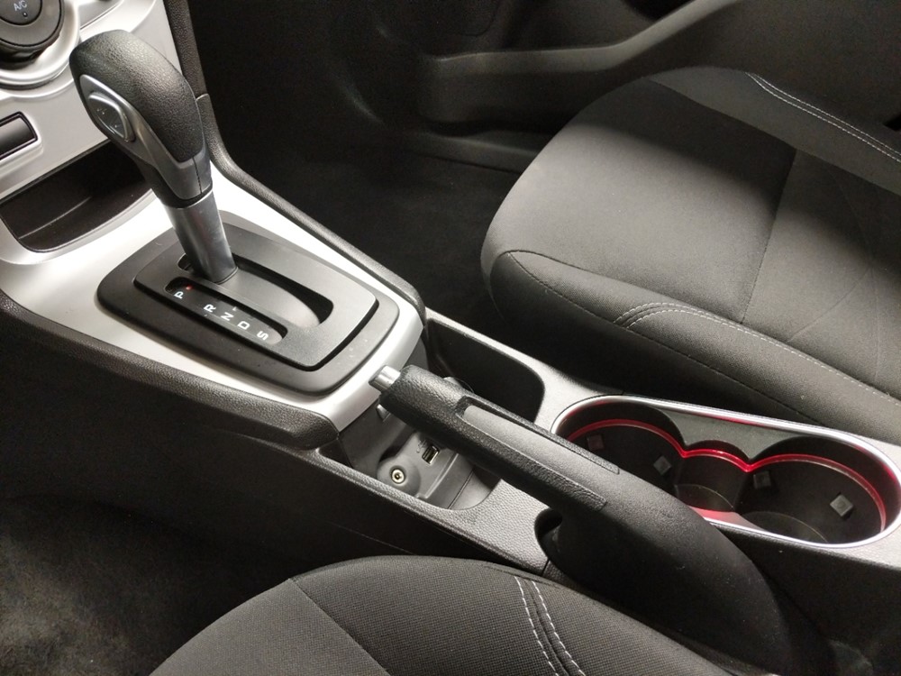2017 Ford Fiesta - Center Console/Cup Holders