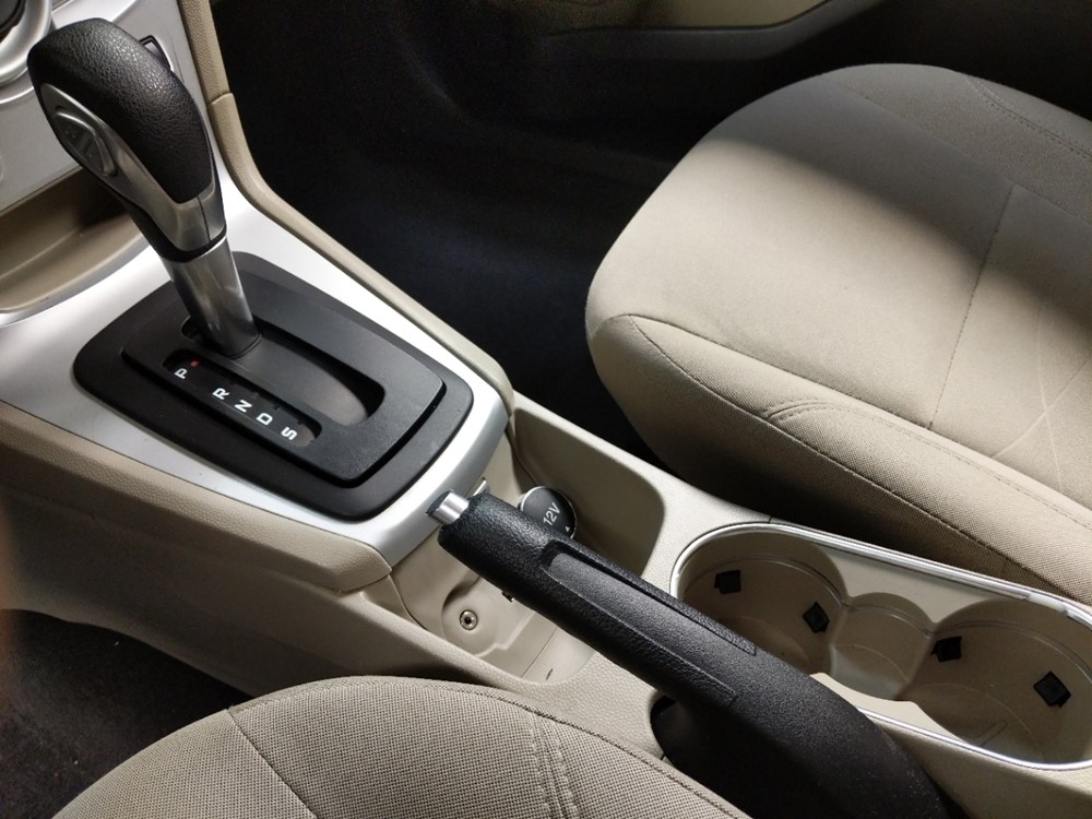 2017 Ford Fiesta - Center Console/Cup Holders