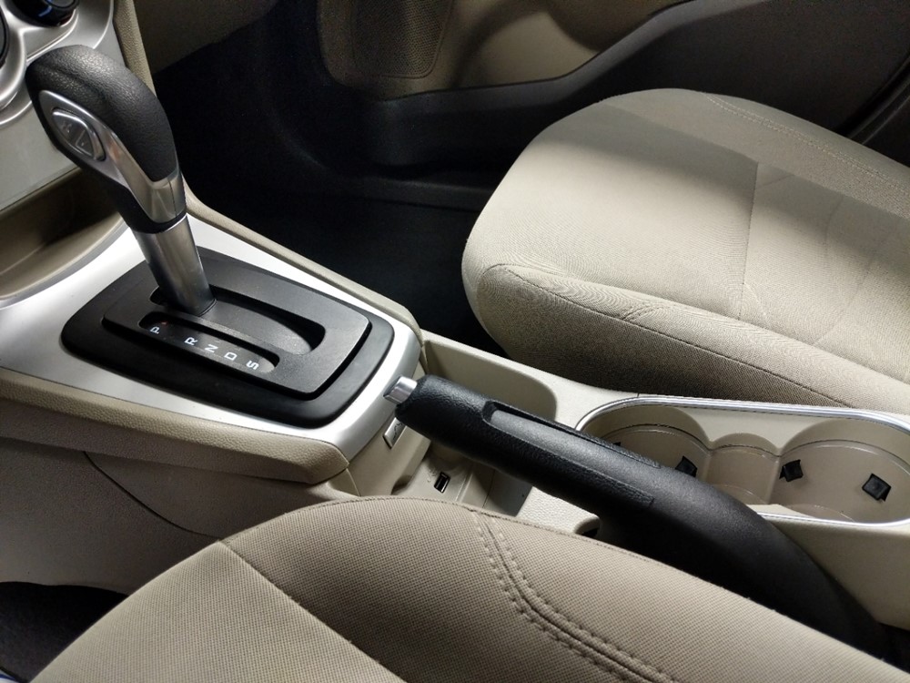 2017 Ford Fiesta - Center Console/Cup Holders
