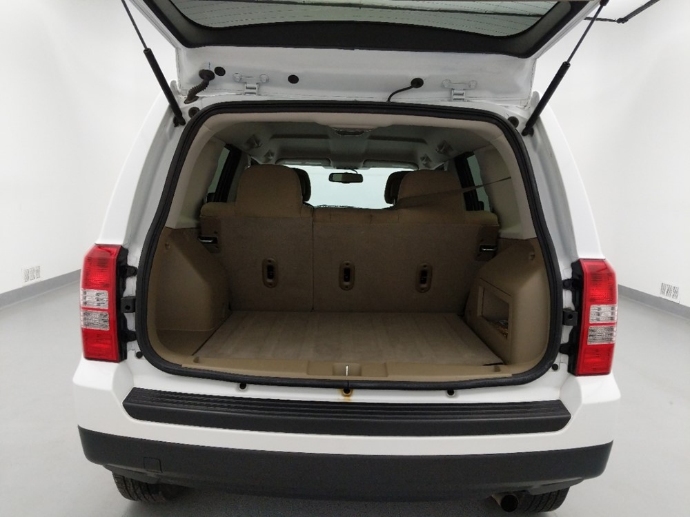 2017 Jeep Patriot - Trunk