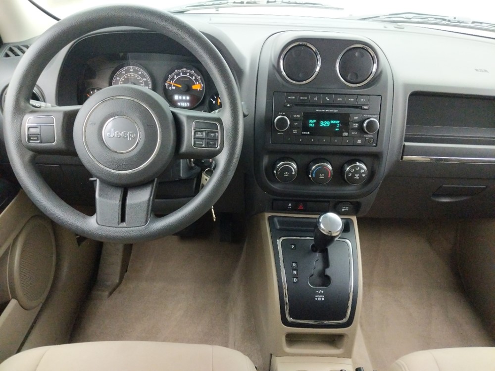 2017 Jeep Patriot - Driver Dash