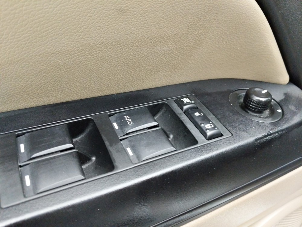 2017 Jeep Patriot - Driver Power Windows/Lock Control