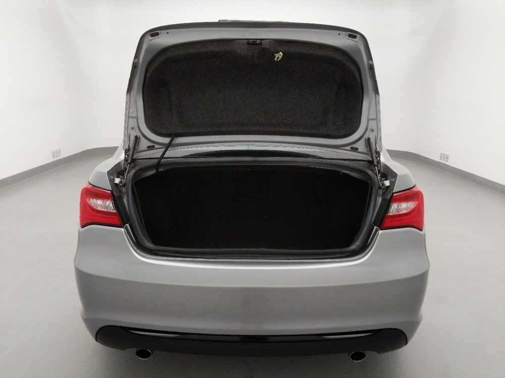 2013 Chrysler 200 - Trunk